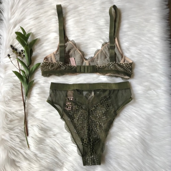 Very Sexy Scoop Neck Lace Bra & High Waist Cheeky - Picture 4 of 5